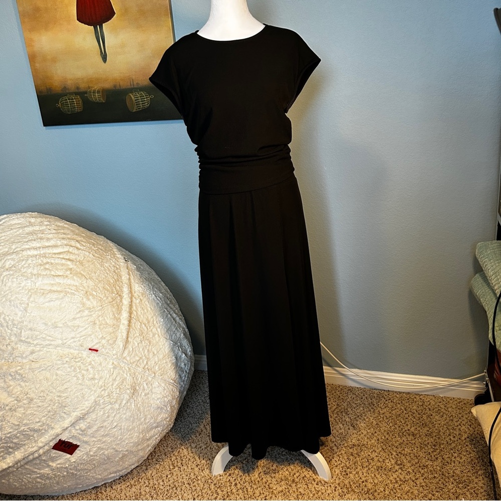 SET: Black Maxi Skirt and Short-sleeve Ruched Tee Top - M